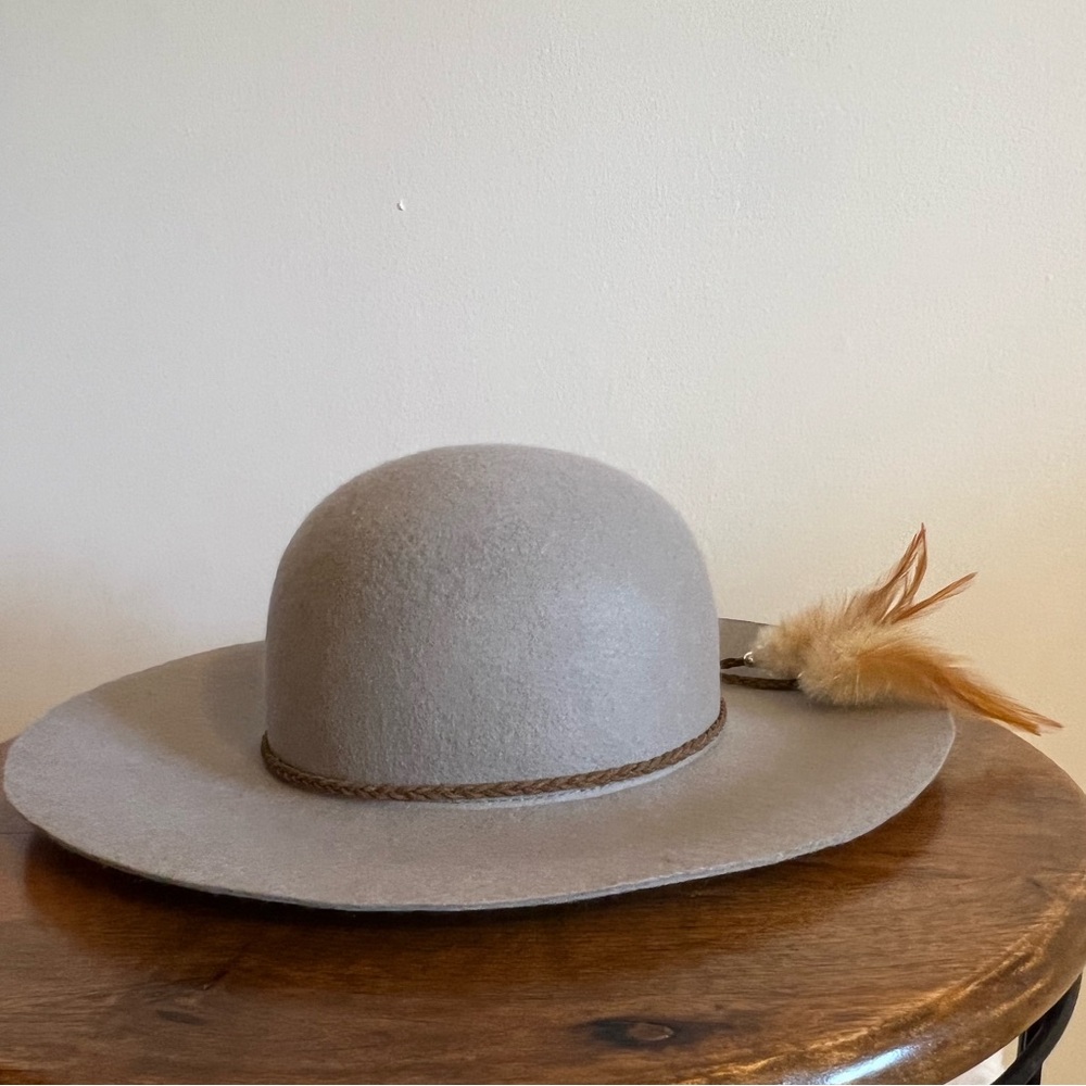 American Eagle boho brim hat